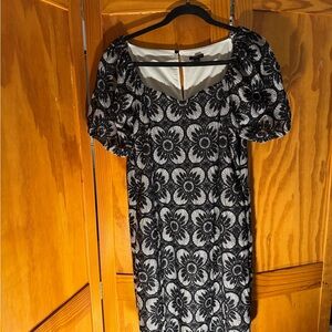 Ann Taylor Factory Black and White Floral Intricate Knit Dress Size 8